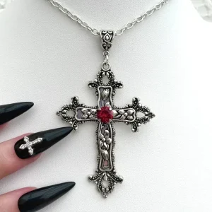 collier gothique rouge en acier