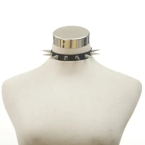 Collier Punk pointes longues en cuir