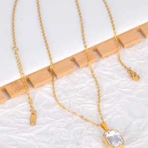 Collier Médaillon élégant