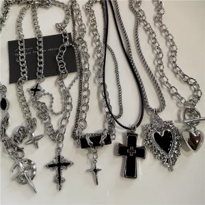 Mon collier femme croix style gothique