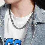 élégant collier en acier