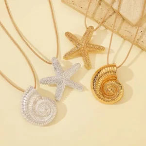 Collier long avec pendentif étoile de mer