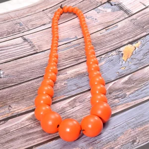 collier perles colorées bois
