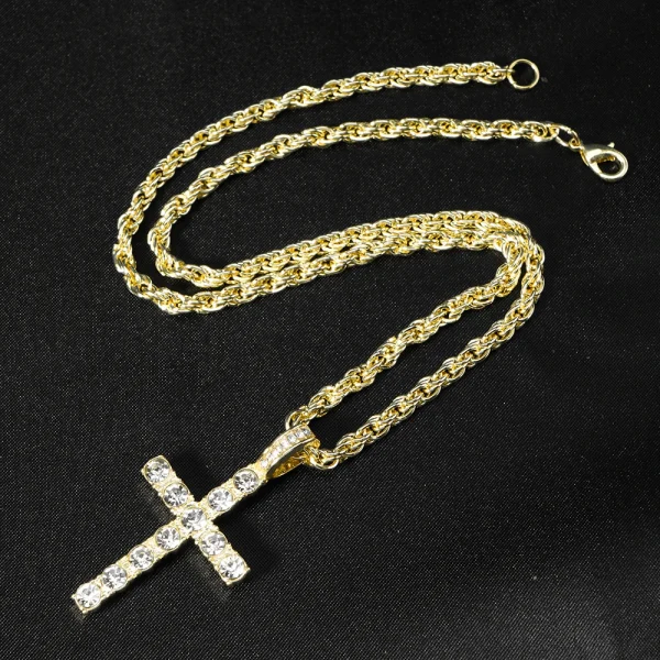 collier doré croix mini diamants